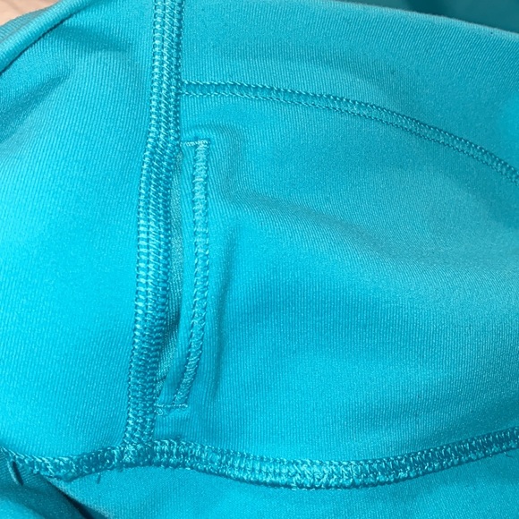 Lululemon leggings, EUC, size 8, ankle length - Picture 7 of 9